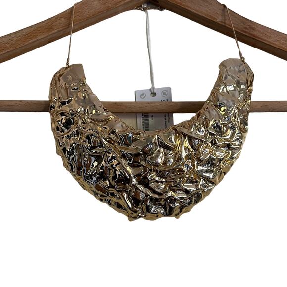 & Other Stories x Shoplifter Hammered Gold Bib Necklace - Picture 12 of 12